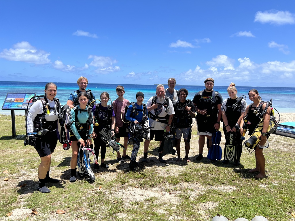 Students with scuba gear